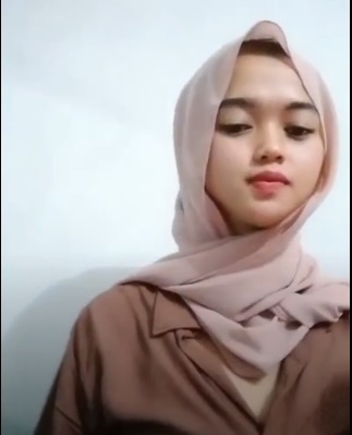 Hijab Cantik Pamer TT Indah