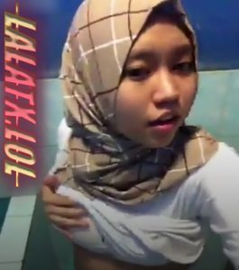 HOT Skandal Hijab Cakep Remes Tete Bikin Sange