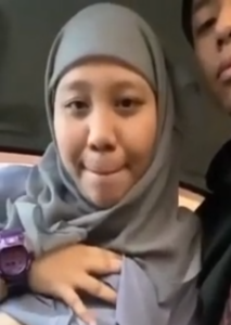 Bokep Indo – Jilbab Abu Cantik Hofifa Layani Ngewe Brondong Slingkuhan nya